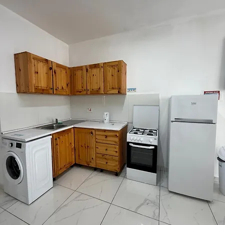 2-bedroom In R2a 아파트 *